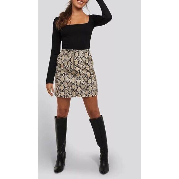 XLE THE LABEL Womens SMALL Mini Skirt Zip Front Snake Print FAUX LEATHER - Picture 16 of 16
